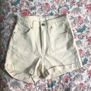 White  short  Zero